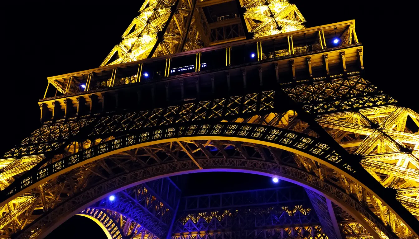 découvrez les incontournables de paris lors de votre visite. explorez les monuments emblématiques, les quartiers charmants et les expériences uniques que la capitale française a à offrir. ne manquez pas le louvre, la tour eiffel, et bien plus encore pour une escapade inoubliable.
